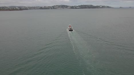 Torbay-ferry-going-from-Paignto-towards-Torquay