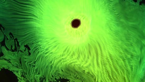 Ein-Rotes-Auge-Erscheint-Inmitten-Einer-Neongrünen-Komplexität