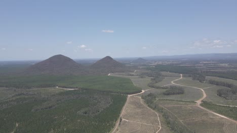 Glasshouse-Mountains-National-Park-And-Mount-Beerburrum
