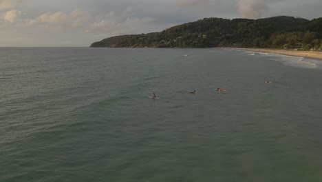Thailand-beach-full-of-surfers