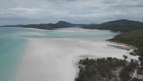 Aerial-View-Of-Whitehaven-Beach-And-Hill-Inlet---Popular-Tourist-Spot-In-Whitsunday-Island,-QLD,-Australia