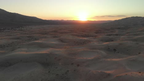 Panoramic-capture-of-magnificent-sunset-at-Kelso-Dunes