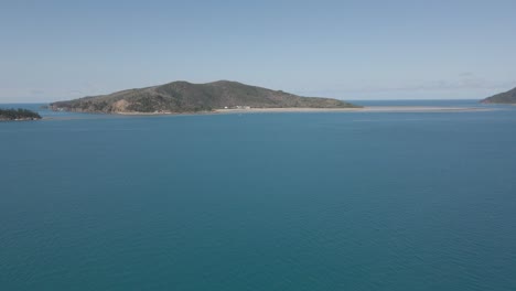 Calm-Blue-Sea-With-Hayman-And-Hook-Island-Views-From-Langford-Island---Hook-Passage-In-QLD,-Australia