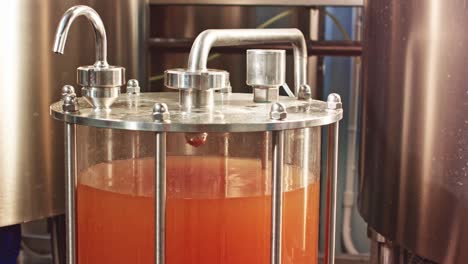 Craft-beer-brewing-equipment-in-brewery