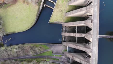Fotografía-Cenital-De-Antena-Wimbleball-Dam-Exmoor-Inglaterra