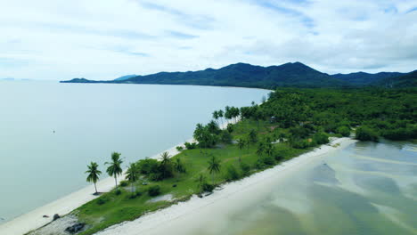 Luftaufnahme-Eines-Wunderschönen-Exotischen-Tropischen-Strandes-Phuket,-Phuket,-Thailand