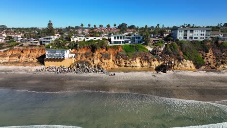 Shot-of-San-Diego-coastline---Drone-Aerial-Video-of-Natural-cliffs-overlooking-the-Pacific-Ocean-offer-views-of-the-coast-in-Encinitas-California
