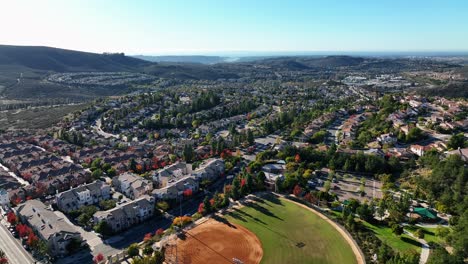 Aerial-footage-of-the-beautiful-and-organized-town-of-San-Elijo-Hills-located-in-San-Marcos-Califfornia,-USA