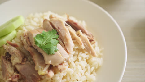Hainan-Hühnerreis-Oder-Gedämpfter-Reis-Mit-Hähnchen---Asiatische-Küche