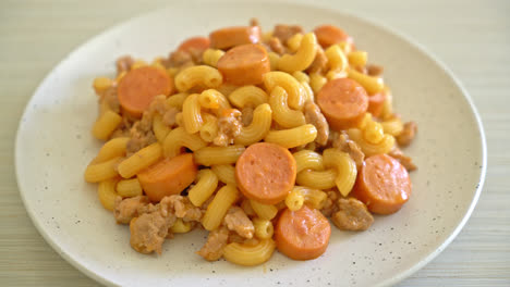 macaroni-with-sausage-and-minced-pork