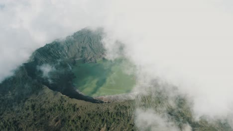 Aerial-View-Of-Crater-At-El-Chichonal-Volcano-In-Chiapas,-Mexico---drone-shot