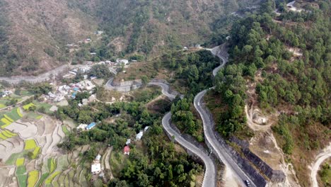 Drohnenaufnahmen-Vom-Bp-Highway,-Bardibas-Highway,-In-Den-Hügeln-Und-Bergen-Von-Nepal