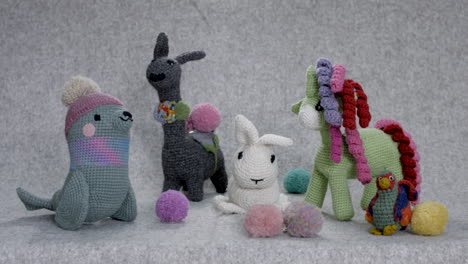 Handmade-wool-teddy-animals,-all-colors