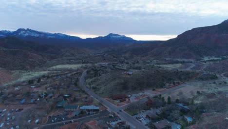 Aerial-drone-shot-over-Springdale,-Utah,-near-Zion-National-Park