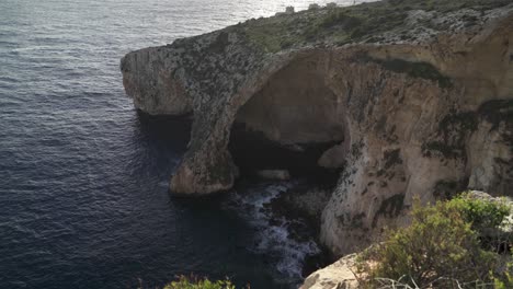 Gruta-Azul-Cavernas-Marinas-En-La-Costa-Sureste-De-Malta-En-Invierno