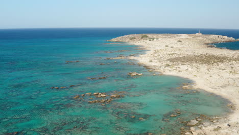 Playa-Paraíso-Con-Agua-Turquesa-En-Elafonisi,-Creta,-Grecia---Toma-De-Drones