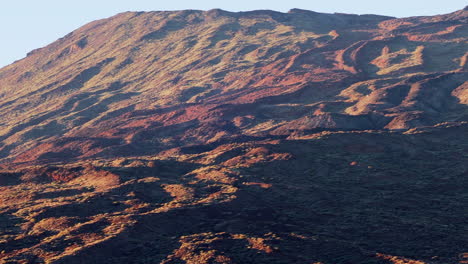 Lava-Solidificada-En-Las-Laderas-Del-Volcán-Teide-En-La-Isla-De-Tenerife,-Islas-Canarias,-España