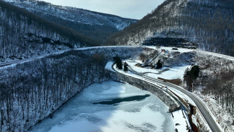 Horseshoe-Curve-railroad-track-in-Altoona,-Pennsylvania