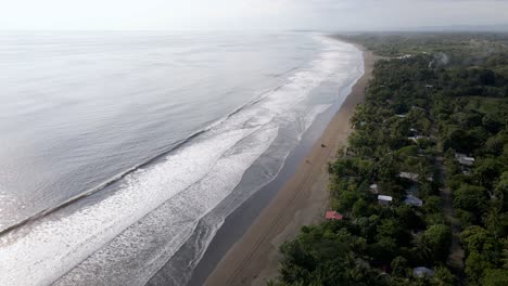 Lange,-Sandige-Küste-Von-Playa-Quepos-Auf-Der-Tropischen-Halbinsel-El-Cocal-In-Costa-Rica