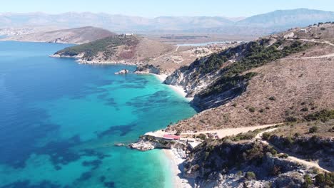Vista-Aérea-De-Drones-Costa-Ksamil,-Mar-Jónico,-Albania---Playa-Pulebardha