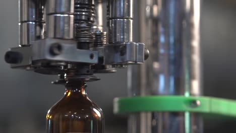 Taponadora-De-Botellas-Máquina-De-Hilatura-Tecnología-De-Automatización-Embalaje-Robótico