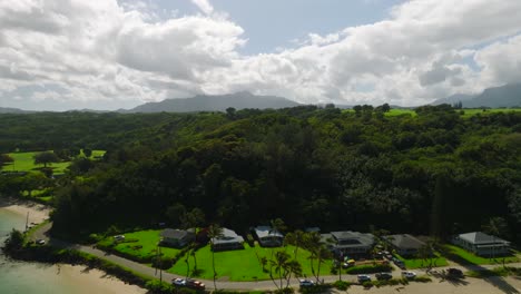 Drone-Volando-Sobre-La-Playa-De-Anini-En-La-Isla-Hawaiana-De-Kauai