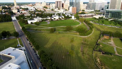 Parks-and-Riverfront-by-Downtown-Richmond,-Virginia-|-Aerial-Flyover-|-Summer-2021