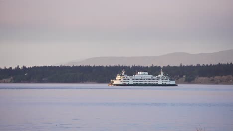 Sailing-Cruise-Ship-At-The-Seascape-Islands-Of-Washington-Park-In-Anacortes,-Washington,-United-States