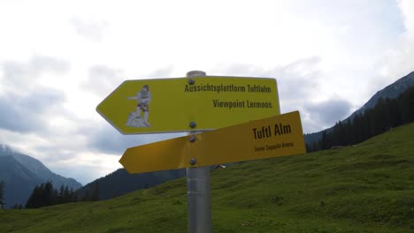 Tuftl-Alm-Sign-on-trail-in-Austrian-Alps-Orbit-Motion