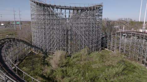 Abandoned-roller-coaster-ride-at-Six-Flags-in-New-Orleans