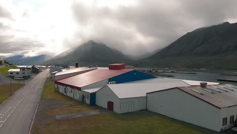 Vista-Aérea-De-Olafsfjord,-Islandia-Desde-Un-Dron