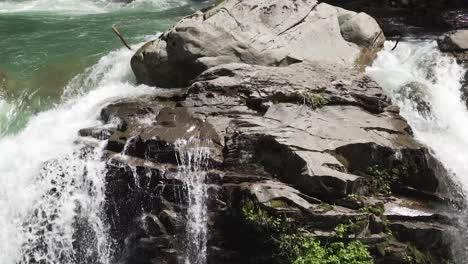 Crashing-Stream-Of-Nooksack-Falls-At-The-Rocky-Mountains-In-Whatcom-County,-Washington-USA