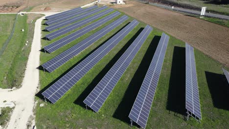 Granja-De-Paneles-Solares-O-Planta-De-Energía-Solar-En-Lagos-Portugal