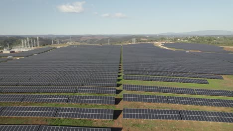 Gran-Planta-Solar-En-Lagos,-Portugal---Solución-De-Energía-Verde