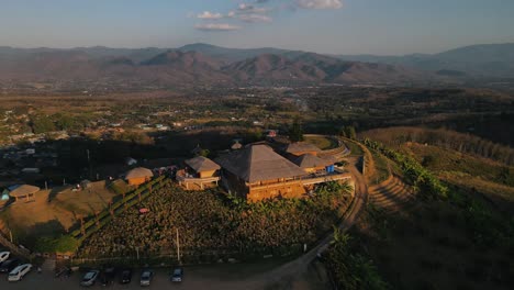 Beautiful-village-complex-Yun-Lai-with-beautiful-view-of-the-setting-sun-and-high-mountains-among-the-vast-nature-of-Thailand-in-Mae-Hong-Son
