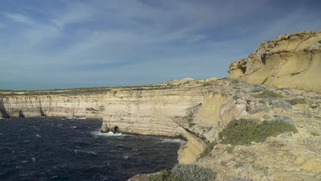 Borde-Peligroso-Del-Acantilado-Cerca-Del-Mar-Mediterráneo-En-La-Isla-De-Gozo-En-Malta