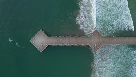 Top-Down-View-Over-Scenic-Pier-At-Pismo-Beach,-California-USA---drone-static