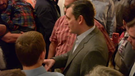 Presidential-Candidate-Conservative-Ted-Cruz-Greets-Supporters-And-Talks-About-Taxes-At-Iowa-Caucus-Campaign-Event