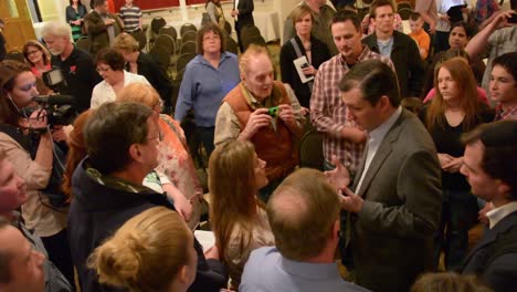Presidential-Candidate-Conservative-Ted-Cruz-Greets-Supporters-Talks-Conservatism-And-Ronald-Reagan,-Iowa-Campaign
