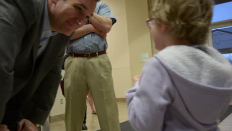 Presidential-Candidate-Conservative-Ted-Cruz-Stops-To-Talk-To-A-Child-Before-An-Iowa-Campaign-Speech-And-Event
