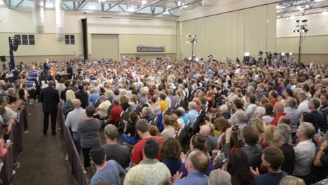 Us-Republican-Presidential-Hopeful-Donald-Trump-Addresses-A-Large-Crowd,-Including-Ann-Coulter,-Iowa-Caucus