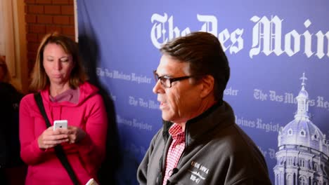 Behind-The-Scenes-Meet-And-Greet-Between-Rick-Perry-And-Conservative-Supports-During-The-Iowa-Caucus