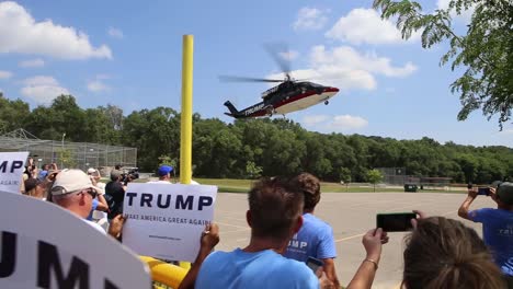 Presidential-Candidate-Donald-Trump’S-Sikorsky-S-76-Vip-Helicopter-Lands-At-A-Campaign-Event-During-The-Republican-Iowa-Caucus-Political-Primaries