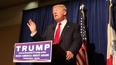 Us-Republican-Presidential-Candidate-Donald-Trump-Speaks-About-The-National-Debt-And-Make-America-Great-Again,-Iowa-Caucus-Campaign-Event
