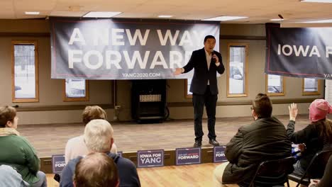 Caucus-De-Iowa,-Empresario,-Fundador-De-Venture-For-America,-Discurso-Del-Candidato-Presidencial-Demócrata-Andrew-Yang-Stump