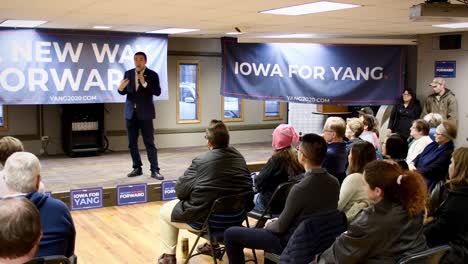 Entreprenuer,-Founder-Of-Venture-For-America,-Democrat-Presidential-Candidate-Andrew-Yang-Stump-Speech,-Iowa-Caucus