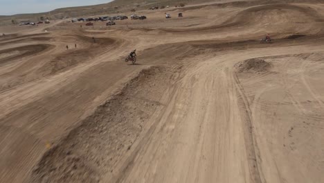 Emocionante-Drone-Antena-De-Motocross-Dirt-Biker-Moto-Salto-En-Pista