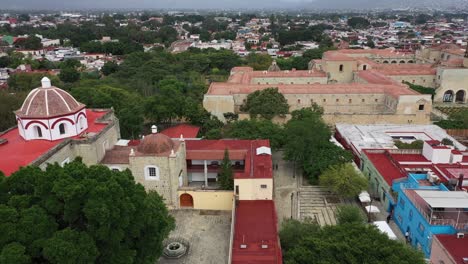 Aerial-view-of-streets-and-houses-in-Oaxaca,-Mexico
