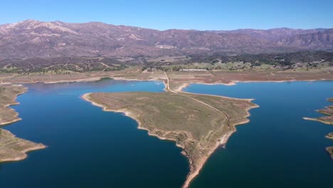 Ausgezeichnete-Luftaufnahme-Von-Lake-Casitas-In-Kalifornien