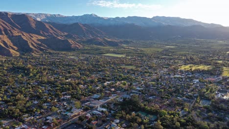 Excellent-Aerial-Shot-Of-The-Valley-In-Ojai,-California